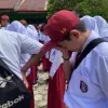 Lulus 100 Persen, Peserta Didik Kelas VI MIN 2 Sinjai Ungkapkan Kebahagiaan dengan Tangis Haru